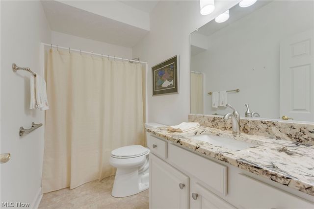 8195 Manor Gate Way, Mentor, OH 44060