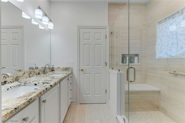 8195 Manor Gate Way, Mentor, OH 44060