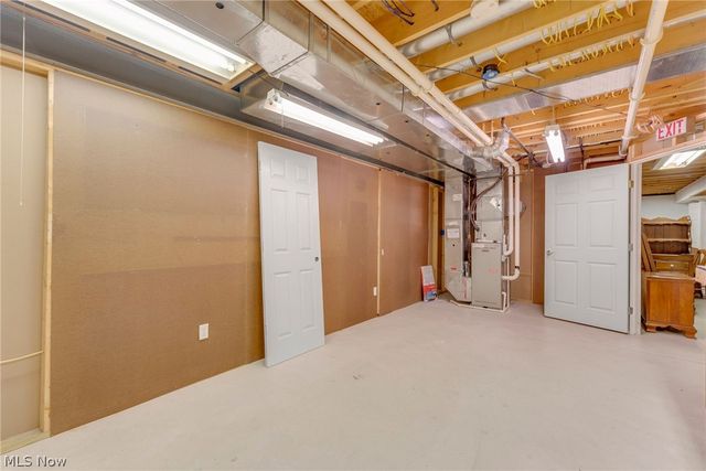 8195 Manor Gate Way, Mentor, OH 44060