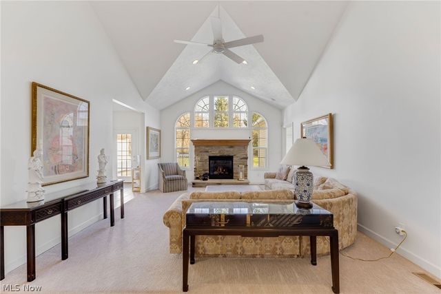 8195 Manor Gate Way, Mentor, OH 44060