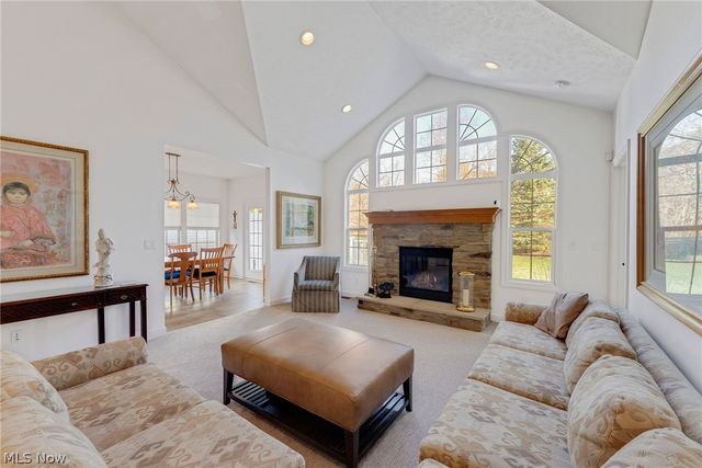 8195 Manor Gate Way, Mentor, OH 44060