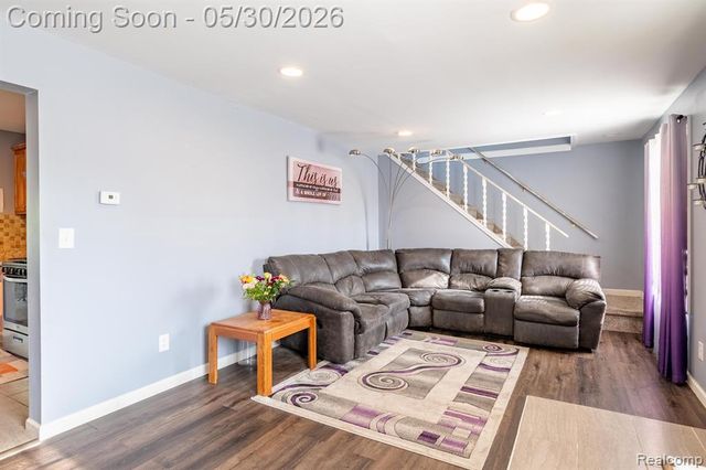 23191 Hill Avenue, Warren, MI 48091