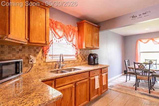 23191 Hill Avenue, Warren, MI 48091
