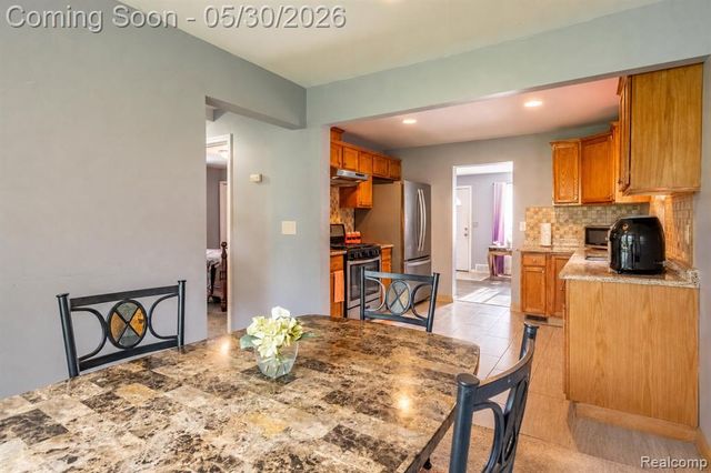 23191 Hill Avenue, Warren, MI 48091