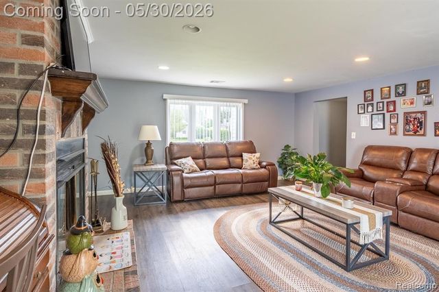 23191 Hill Avenue, Warren, MI 48091