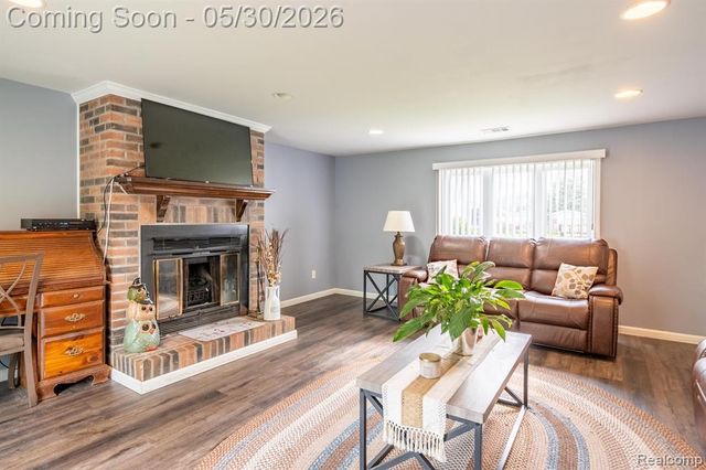 23191 Hill Avenue, Warren, MI 48091