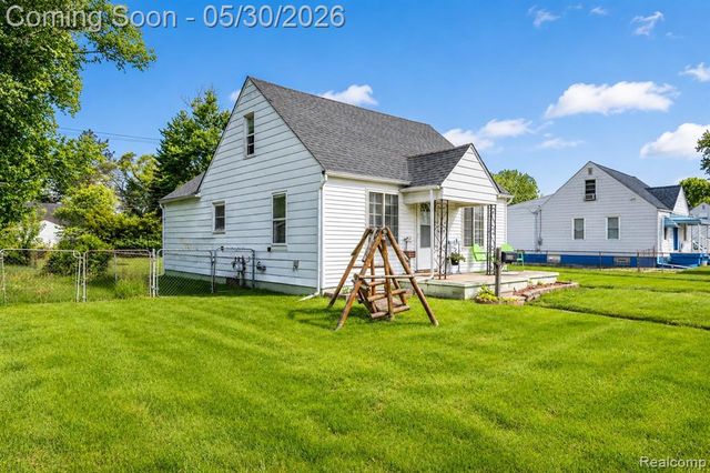 23191 Hill Avenue, Warren, MI 48091