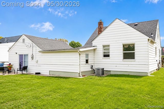 23191 Hill Avenue, Warren, MI 48091