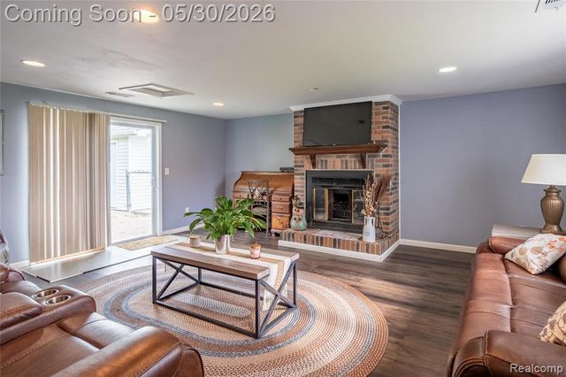 23191 Hill Avenue, Warren, MI 48091