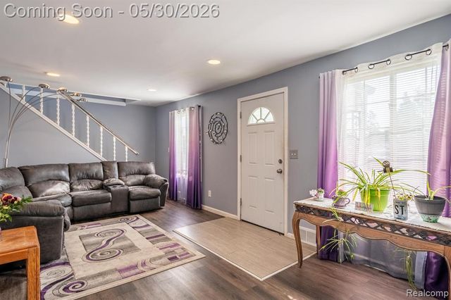 23191 Hill Avenue, Warren, MI 48091