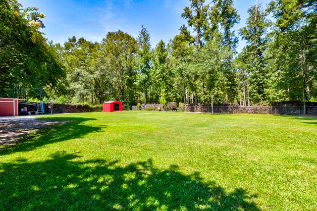 871 Groomstown Road, Cross, SC 29436