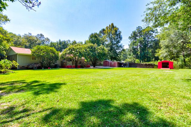 871 Groomstown Road, Cross, SC 29436