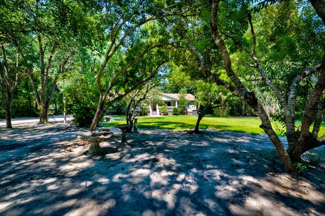 871 Groomstown Road, Cross, SC 29436