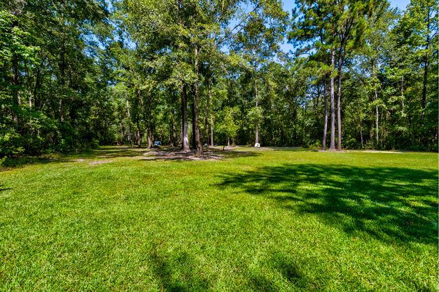 871 Groomstown Road, Cross, SC 29436