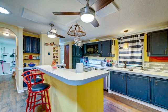 871 Groomstown Road, Cross, SC 29436