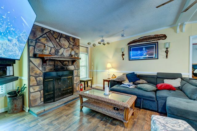 871 Groomstown Road, Cross, SC 29436