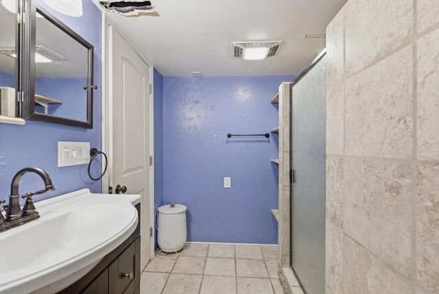 2424 N COLUMBUS St, Spokane, WA 99207
