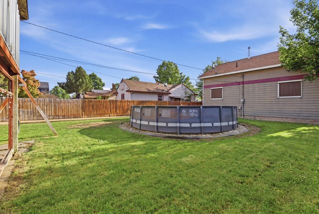2424 N COLUMBUS St, Spokane, WA 99207