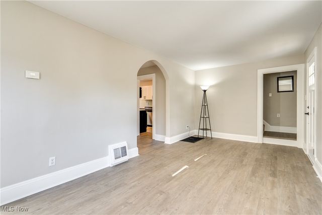 404 Newell Avenue, Akron, OH 44305