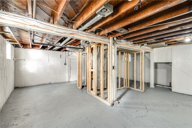 404 Newell Avenue, Akron, OH 44305