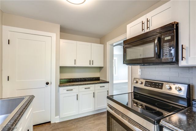 404 Newell Avenue, Akron, OH 44305