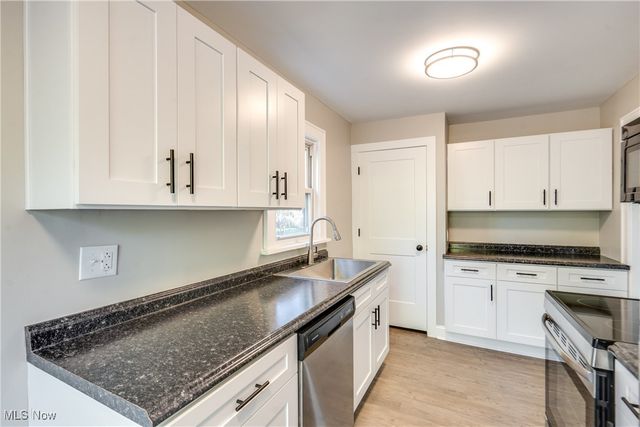 404 Newell Avenue, Akron, OH 44305