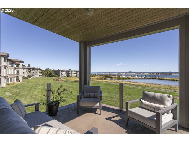5511 Se SCENIC Ln 203, Vancouver, WA 98661