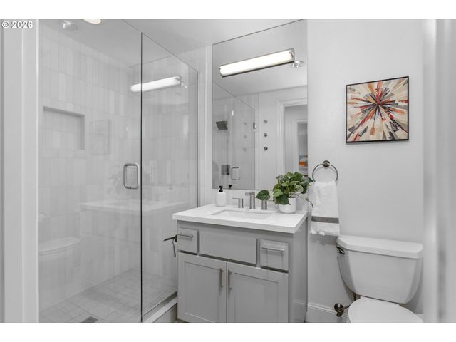 5511 Se SCENIC Ln 203, Vancouver, WA 98661