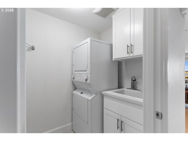 5511 Se SCENIC Ln 203, Vancouver, WA 98661