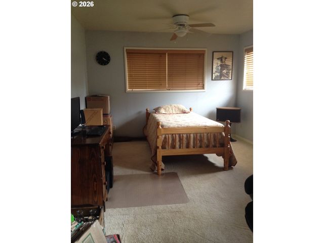 273 CREST Dr, Myrtle Creek, OR 97457