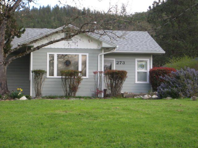 273 CREST Dr, Myrtle Creek, OR 97457