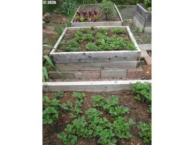 273 CREST Dr, Myrtle Creek, OR 97457