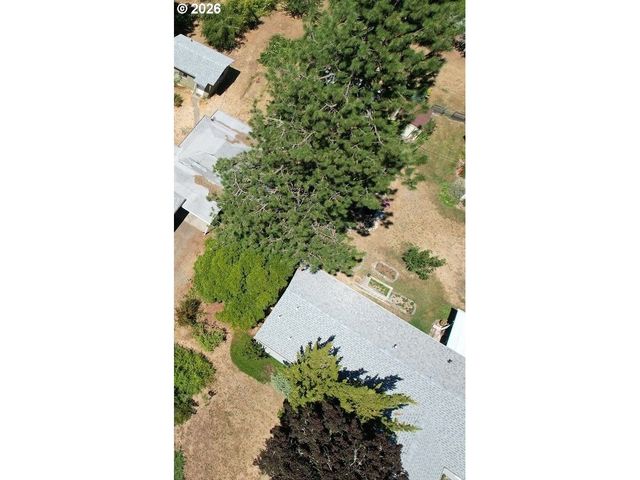 273 CREST Dr, Myrtle Creek, OR 97457