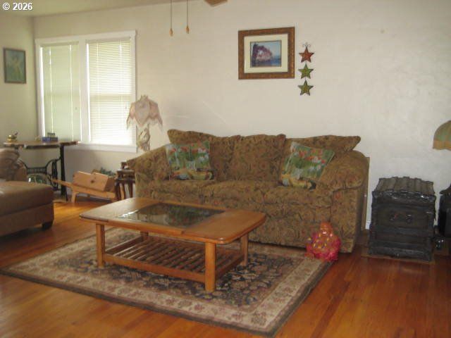 273 CREST Dr, Myrtle Creek, OR 97457