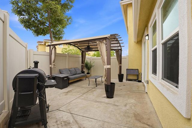 8629 Sage Shadow Drive, Lakeside, CA 92040