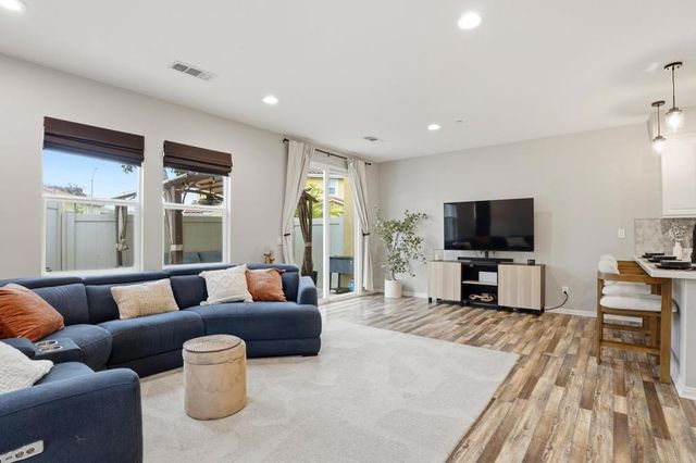 8629 Sage Shadow Drive, Lakeside, CA 92040