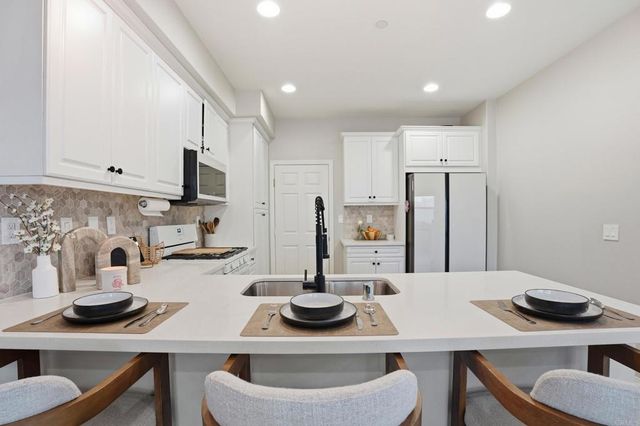 8629 Sage Shadow Drive, Lakeside, CA 92040