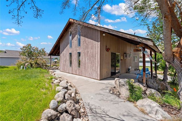 245 Lakeview Avenue, Orondo, WA 98843