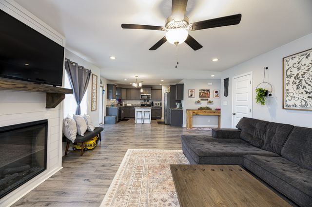 1472 Wild Fern Ln, Clarksville, TN 37042