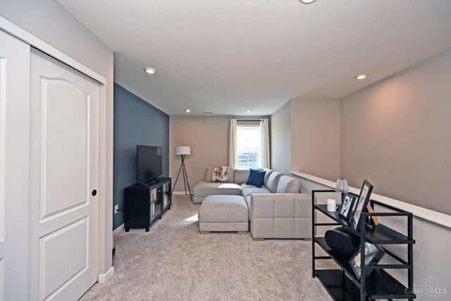 2063 Harvest Meadows Avenue, Batavia, OH 45103