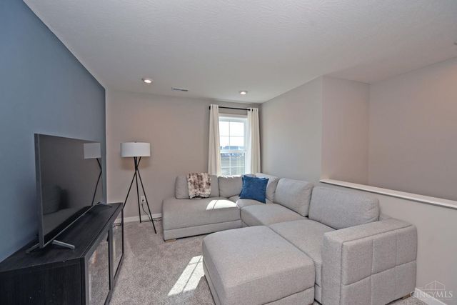 2063 Harvest Meadows Avenue, Batavia, OH 45103