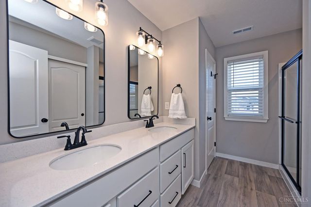 2063 Harvest Meadows Avenue, Batavia, OH 45103