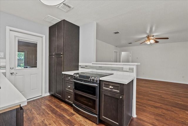 5208 Cunningham Drive, Pearland, TX 77581