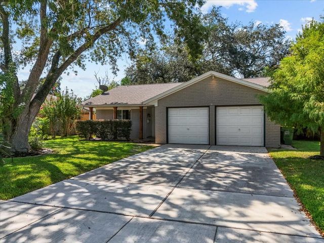 5208 Cunningham Drive, Pearland, TX 77581