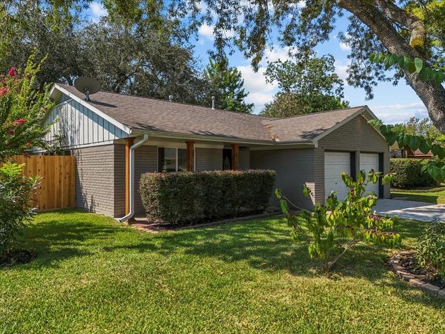 5208 Cunningham Drive, Pearland, TX 77581