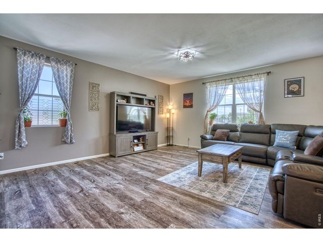 5340 Stagecoach Ave, Longmont, CO 80504