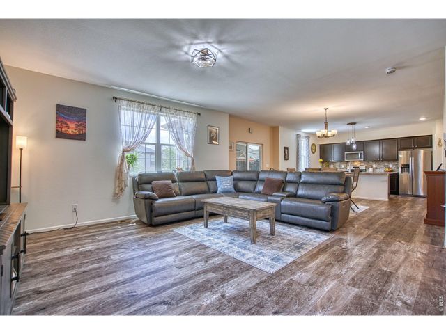5340 Stagecoach Ave, Longmont, CO 80504