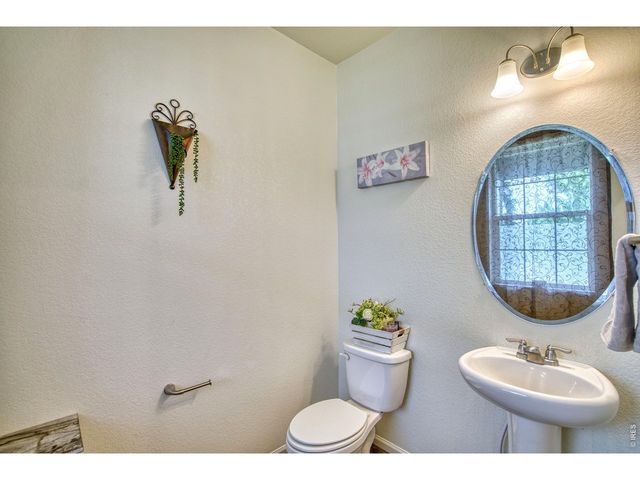 5340 Stagecoach Ave, Longmont, CO 80504