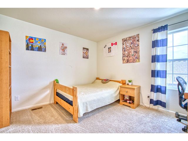 5340 Stagecoach Ave, Longmont, CO 80504