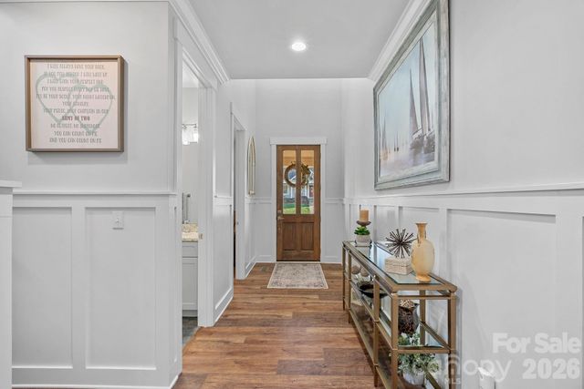 860 38th Avenue NE, Hickory, NC 28601